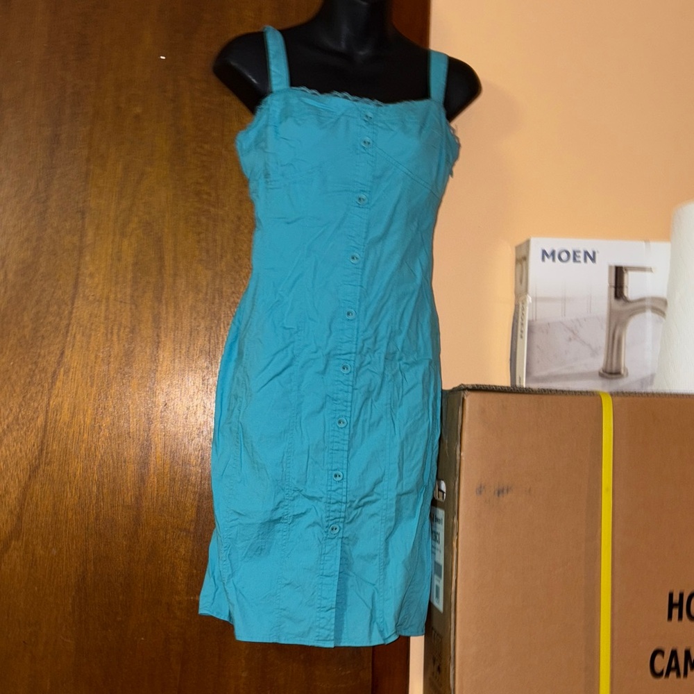 “GUESS” Button-Down Dress 👗 (in EUC-worn once)!